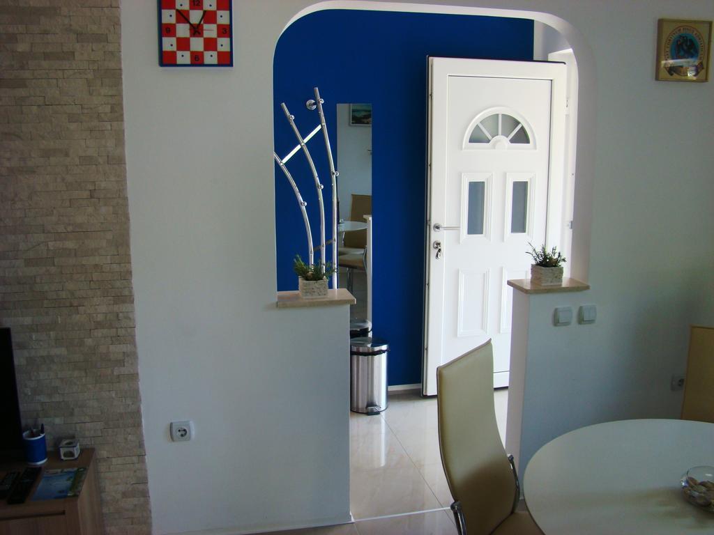 Apartments Pinus Pirovac Room photo