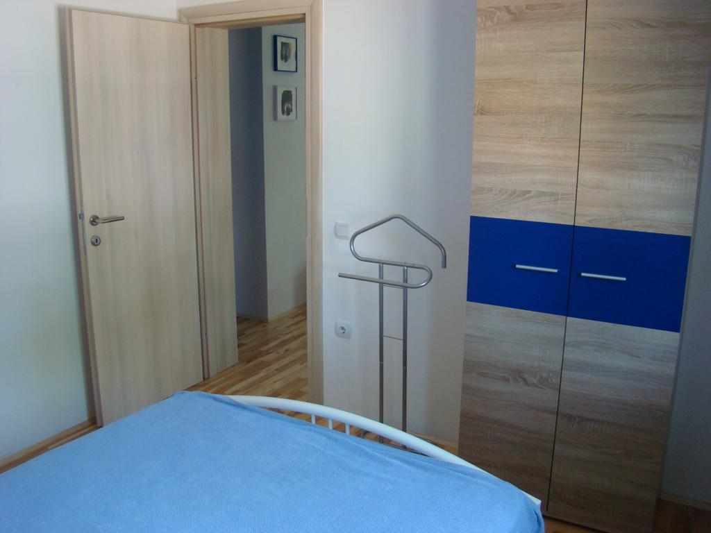 Apartments Pinus Pirovac Room photo