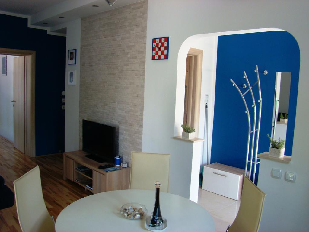Apartments Pinus Pirovac Room photo