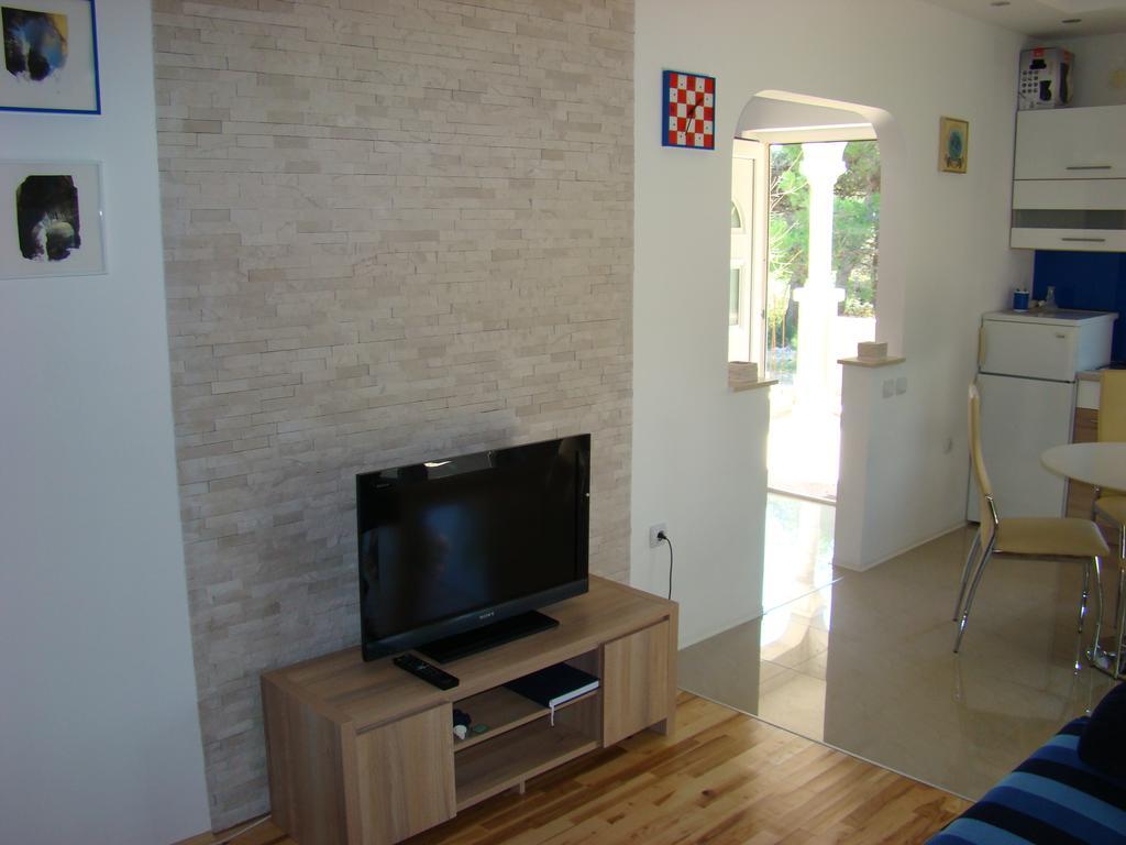 Apartments Pinus Pirovac Room photo